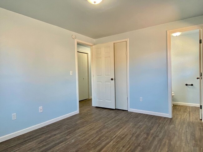 Building Photo - RECENT REMODEL!! 3 Bedroom, 1.5 Bathroom, ...