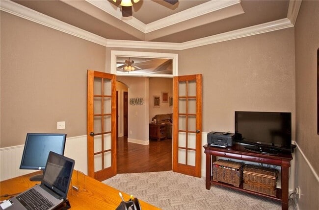 Building Photo - 1051 Hunters Pointe