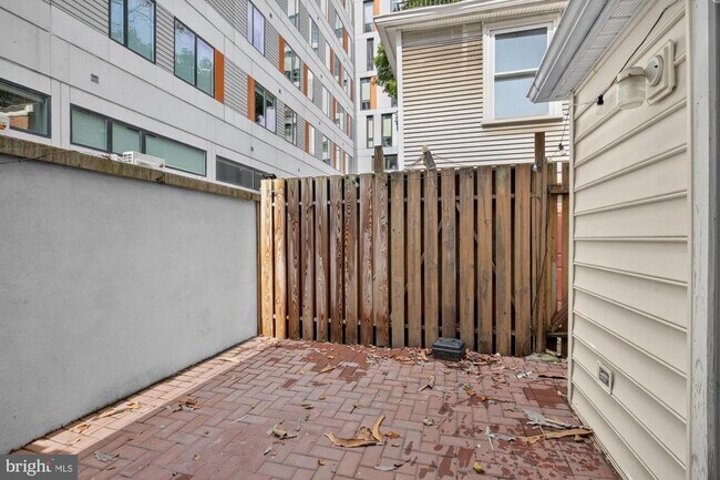 Building Photo - 130 Elfreth's Alley