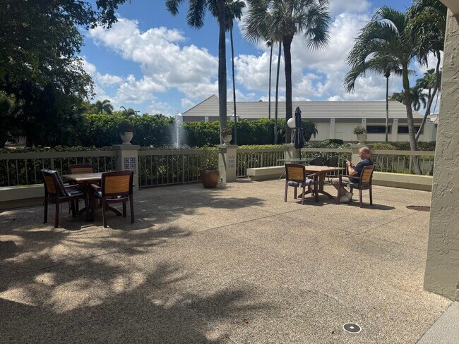 Building Photo - 4801 Martinique Pl