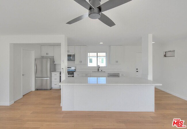 Building Photo - 3701 Coliseum St