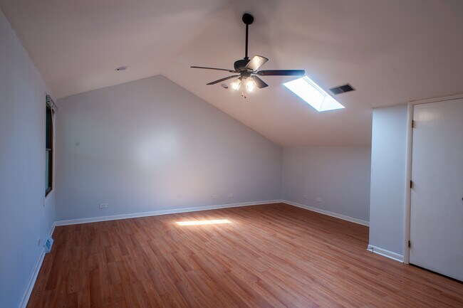 Building Photo - 1147 Garfield Ave
