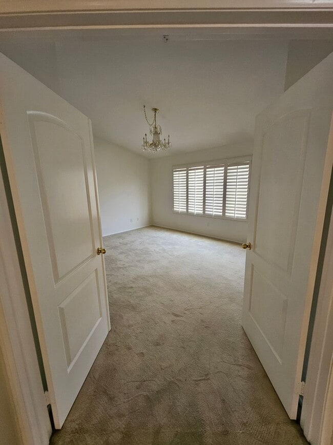Building Photo - Cozy Bishop Ranch home!