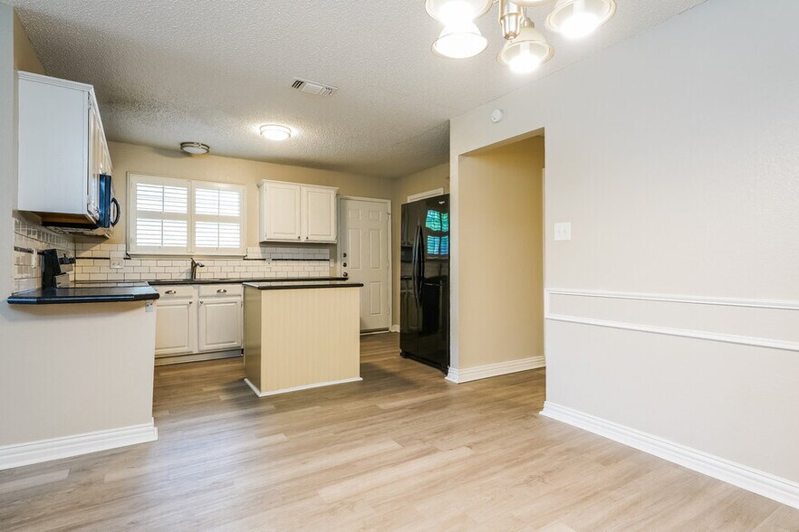 Building Photo - 920 Tennessee Trail