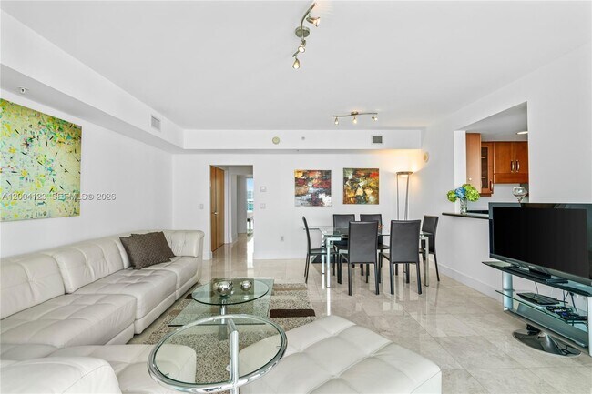 Building Photo - 19400 Turnberry Way