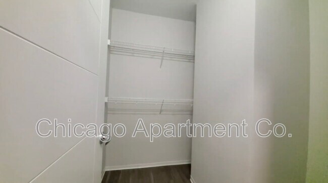 Building Photo - 801 W Adams St