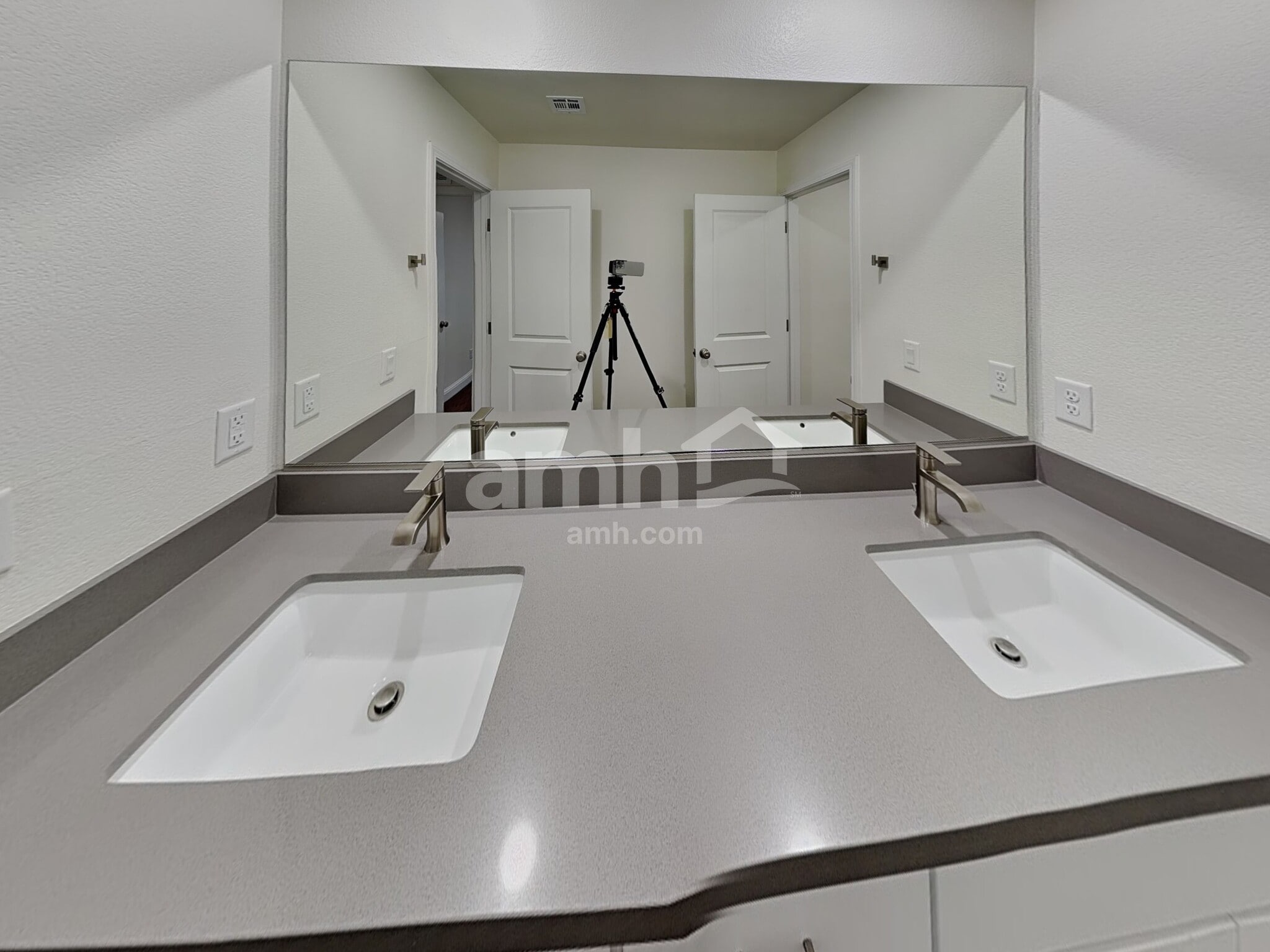 Building Photo - 707 Terrain Star Ave