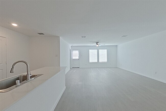 Building Photo - 827 Ginkgo Wy