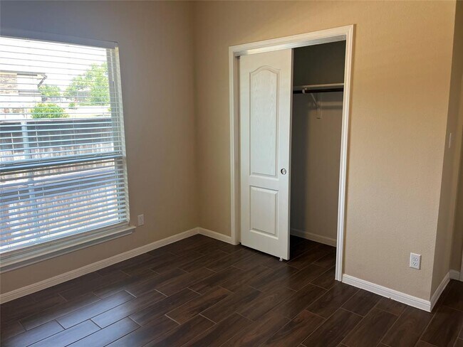 Building Photo - 200 Scenic Hills Cir