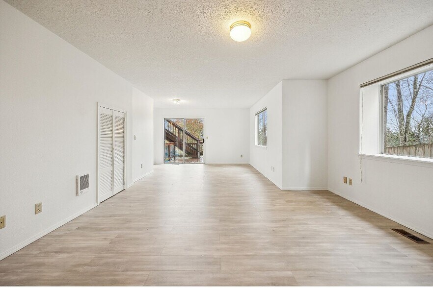 Building Photo - 213 Hidalgo St