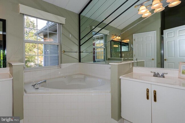 Building Photo - 109 Deer Run Ct