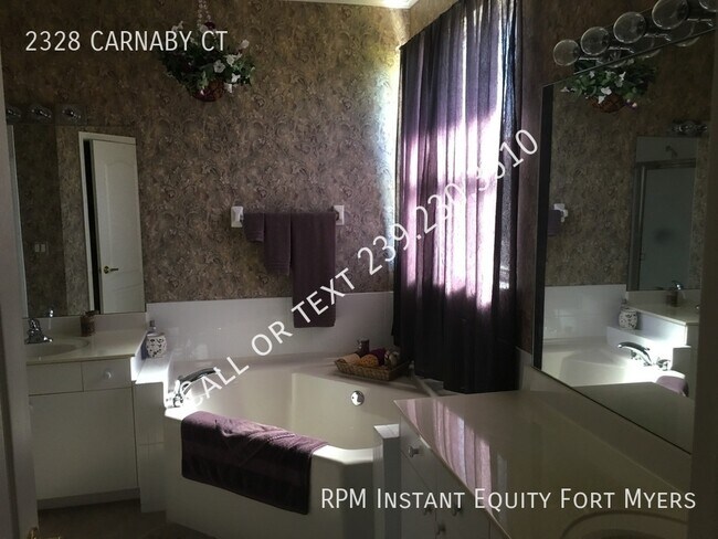 Building Photo - 2328 Carnaby Ct