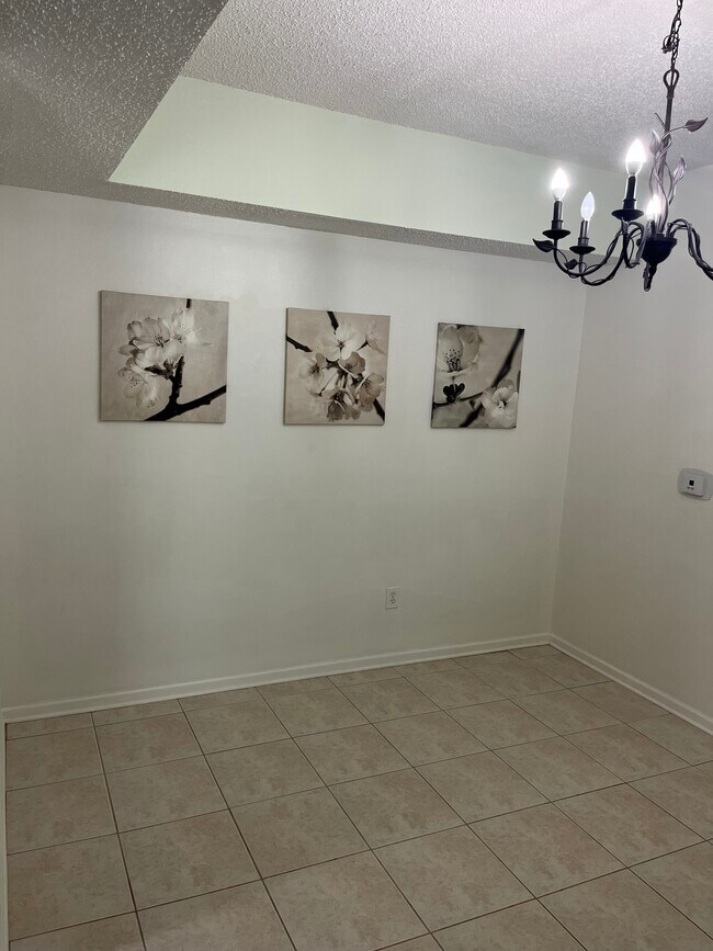 Building Photo - 4000 Grande Vista Blvd