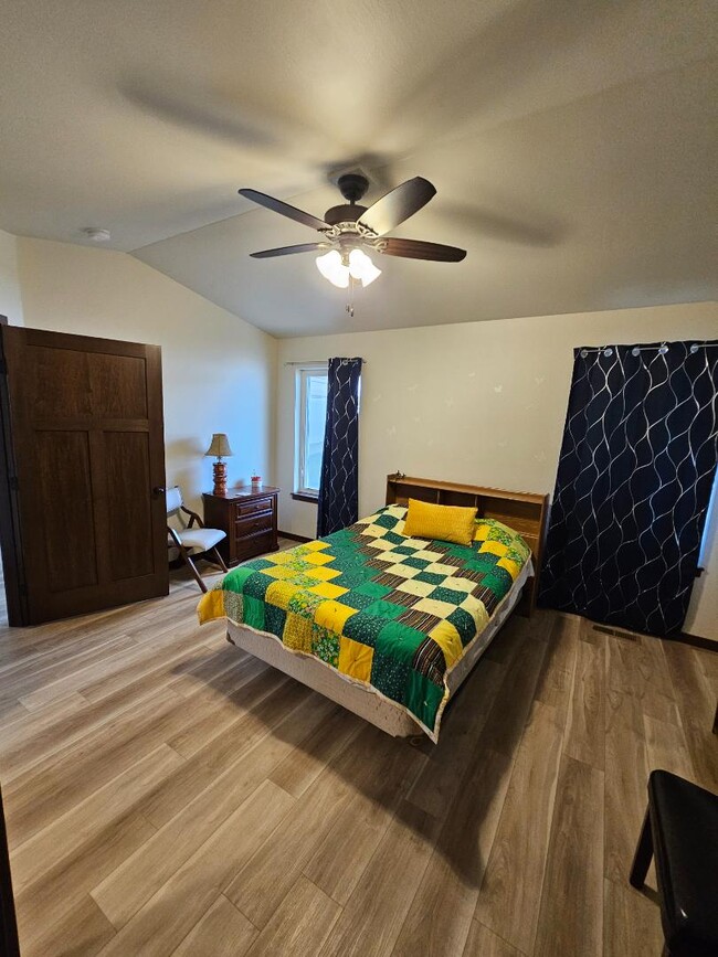 Building Photo - 2913 Armstrong St