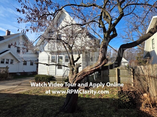 Building Photo - 4 Bed/1.5 Bath Five Point Home Recently Renovated