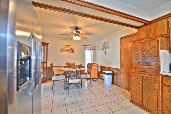 Building Photo - 307 Vickie Dr