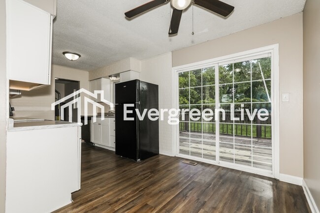 Building Photo - 4909 Hyperion Ct