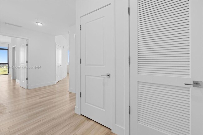 Building Photo - 101 Diplomat Pkwy