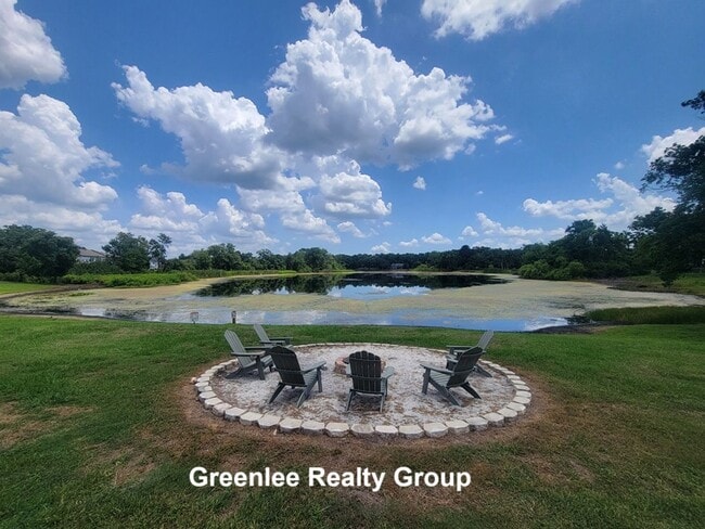 Building Photo - Don't miss this beautiful, peaceful, updat...