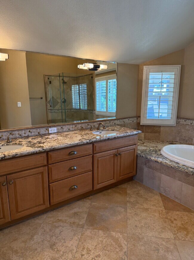 Building Photo - Beautiful 4 Bedroom, 3 Bathroom Pleasanton Home with 3-Car Garage & Large Backyard