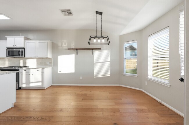 Building Photo - 6006 Wilcox Point Dr