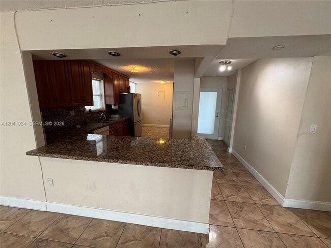 Building Photo - 1075 NE Miami Gardens Dr