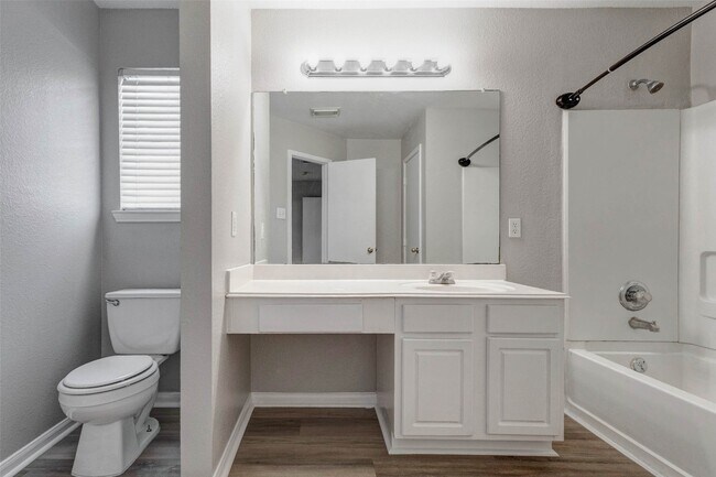 Building Photo - 9307 Grove Haven Dr