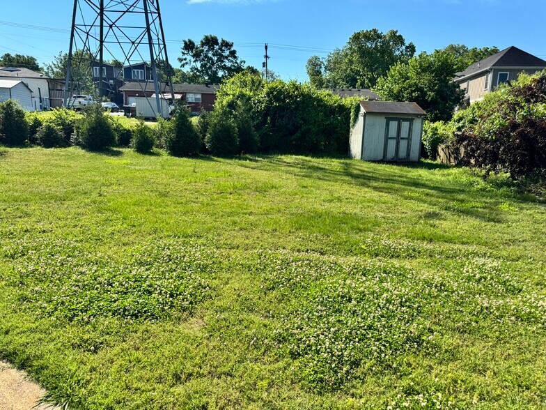 Building Photo - 446 Capri Dr