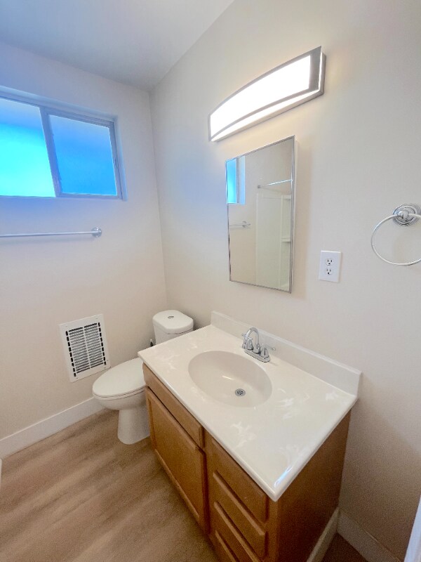 Building Photo - 2115 Placentia Ave