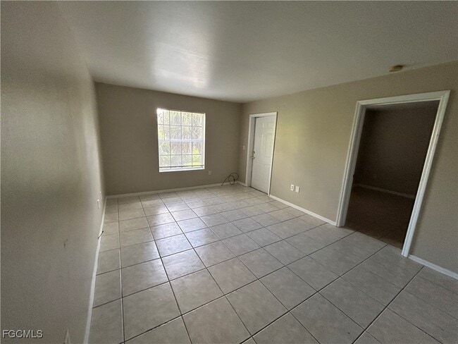 Building Photo - 211 Park Ave