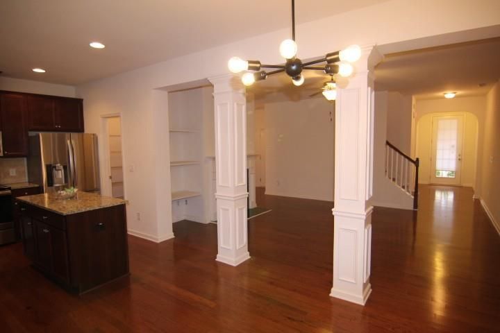 Building Photo - 5850 Vinyard Ln