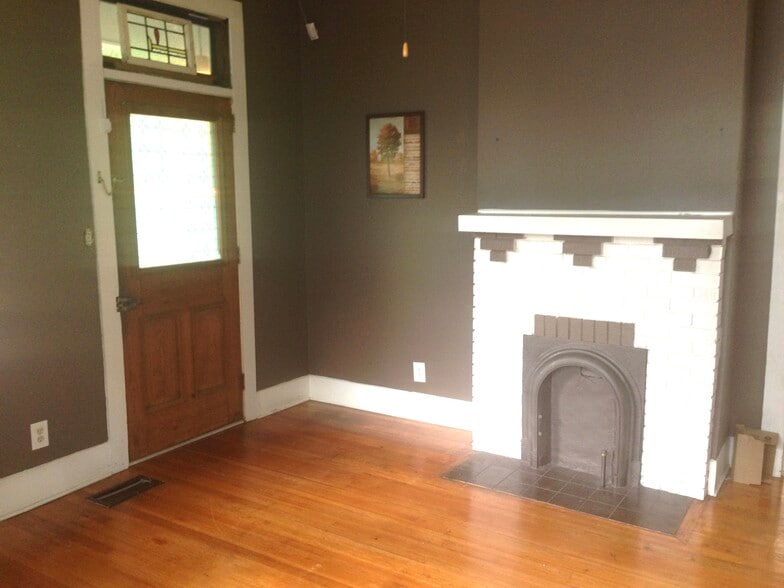 First bedroom - 746 Europe St