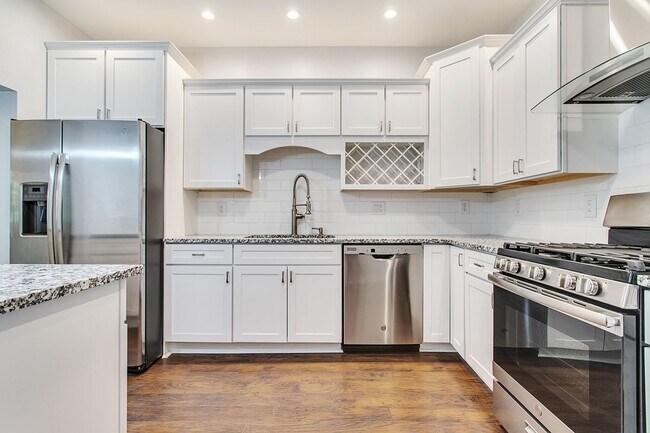 Building Photo - Beautiful 4 Bed 3 Bath Home in Lawrenceville!