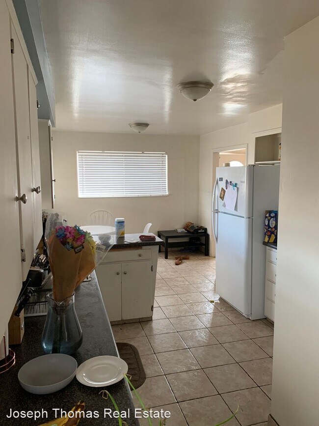 Building Photo - 3 br, 1.5 bath House - 440 E 850 S