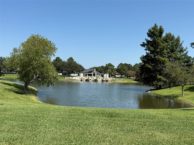 Building Photo - 835 Victoria Lakes Dr