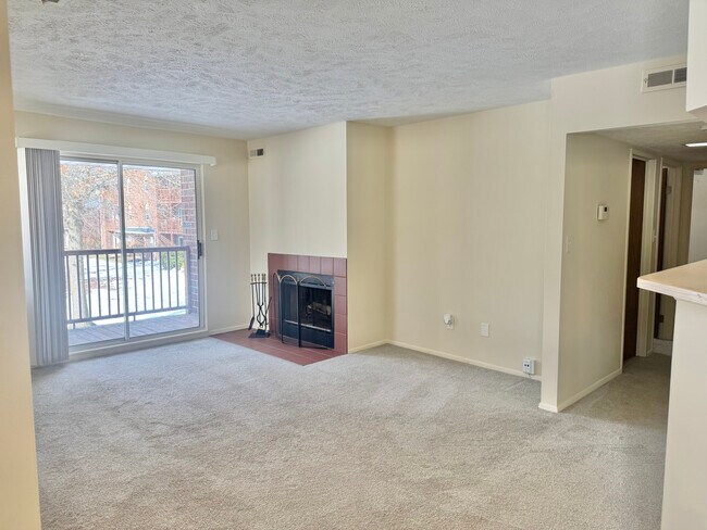 Building Photo - 1100 Tollis Pkwy