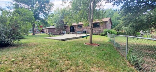 Building Photo - 820 Indian Hills Dr