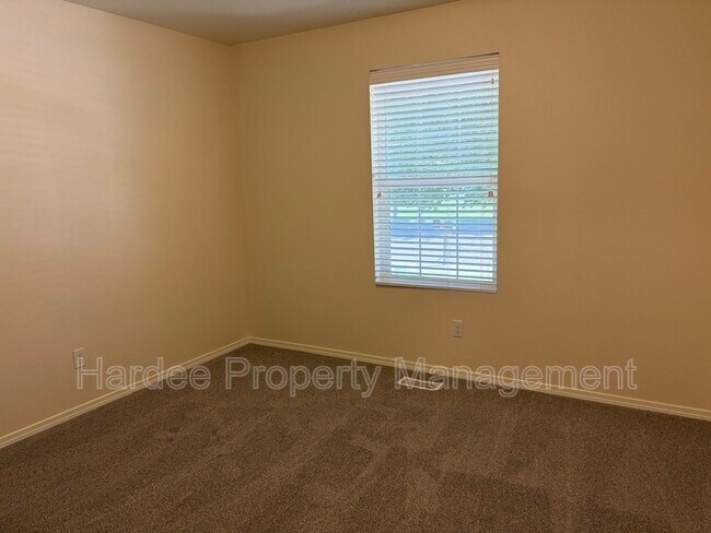 Building Photo - 677 N Kayden Way