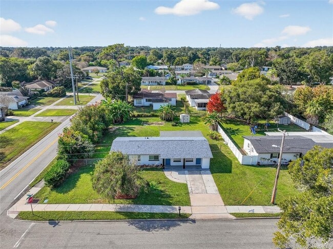 Building Photo - 3034 Touraine Ave