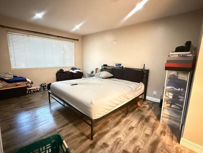 Building Photo - Charming 2BD/2BA Condo – Quiet End-Unit in...