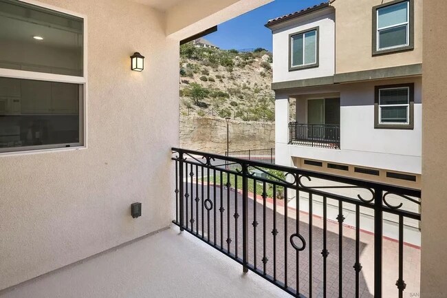 Building Photo - 357 Mission Terrace Ave