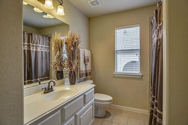 Building Photo - 9422 Cheslyn Ct
