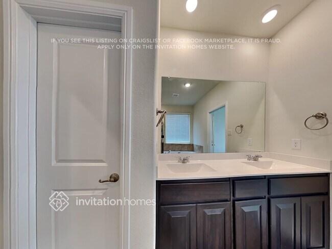 Building Photo - 146 Wagon Mound Dr