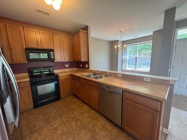 Building Photo - 1574 Millbrook Dr
