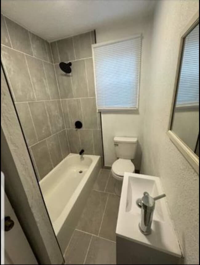 Building Photo - 3810 Vermont Ave