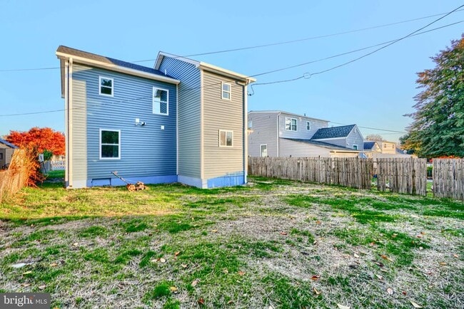 Building Photo - 9 Avenal Rd