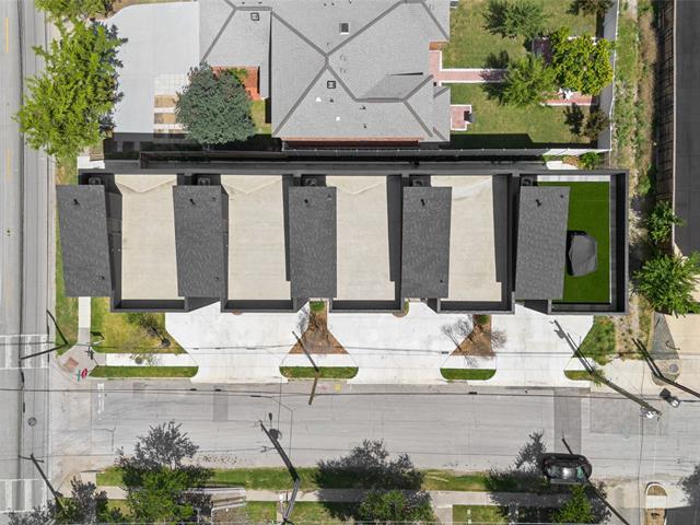 Building Photo - 2202 N Carroll Ave
