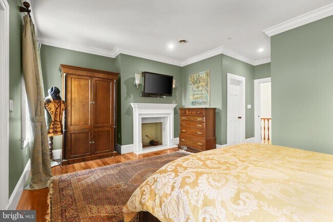 Building Photo - 1007 N Calvert St