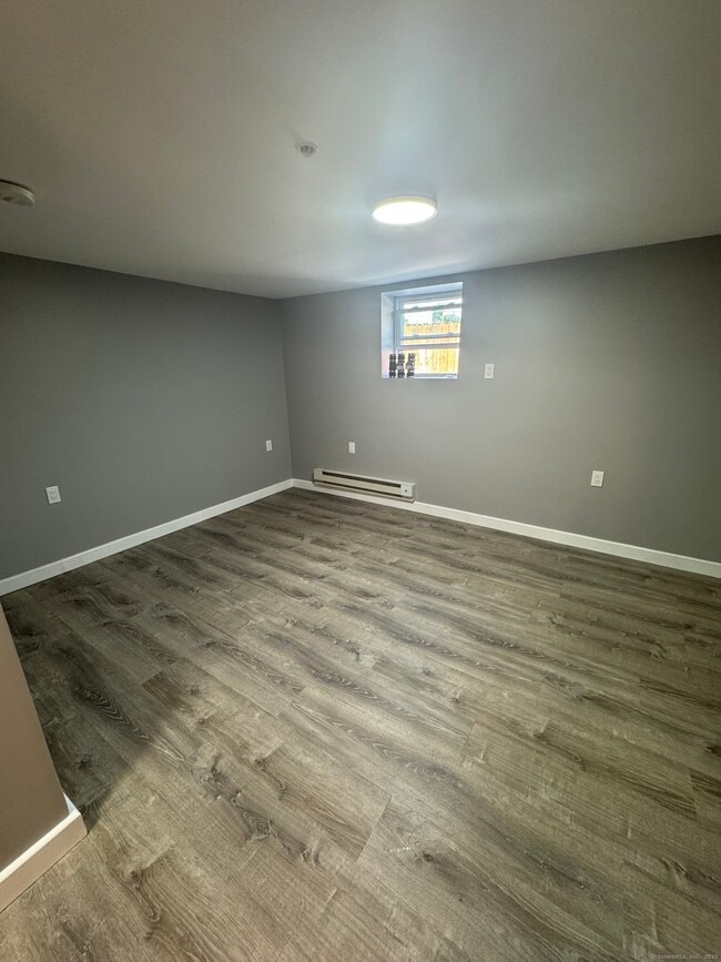 Building Photo - 366 Bellevue St