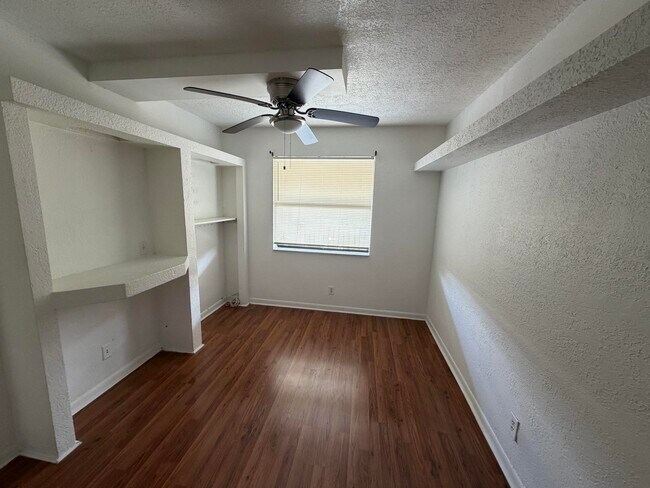 Building Photo - 8773 Shadow Wood Blvd